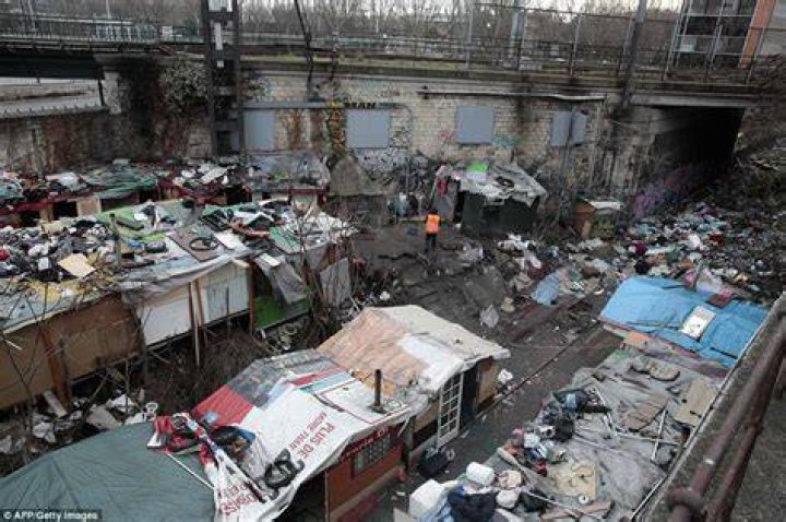 Does Paris have slums?