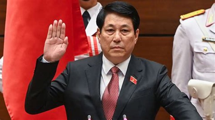 What president ended Vietnam?