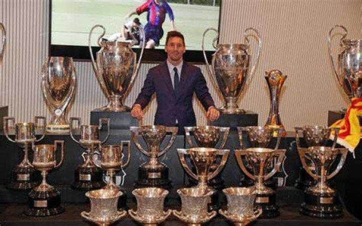 What trophies has Bielsa won?