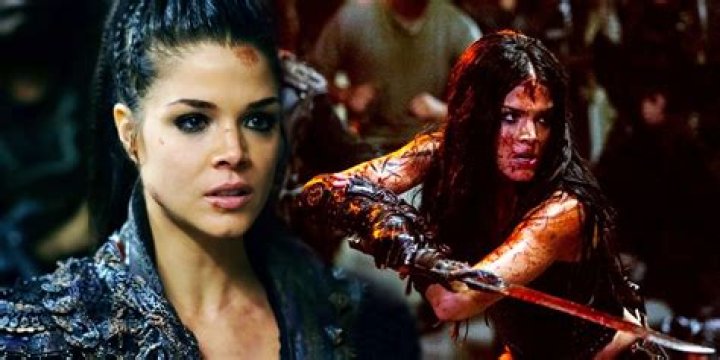Why did Octavia gain weight in The 100?